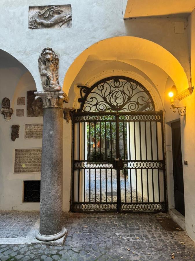Rome Center, Luxury & History In Via Monserrato Luaran gambar