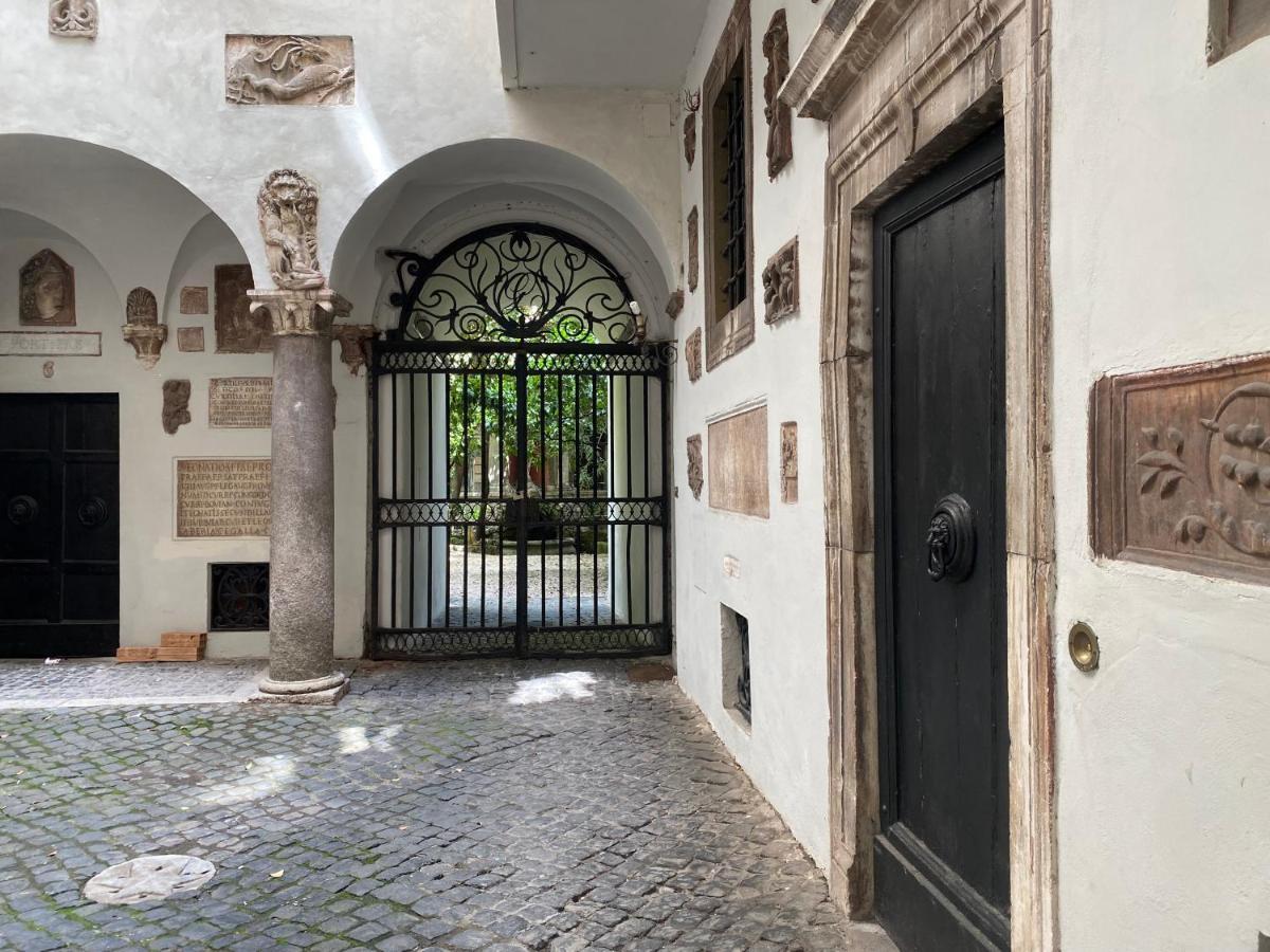 Rome Center, Luxury & History In Via Monserrato Luaran gambar