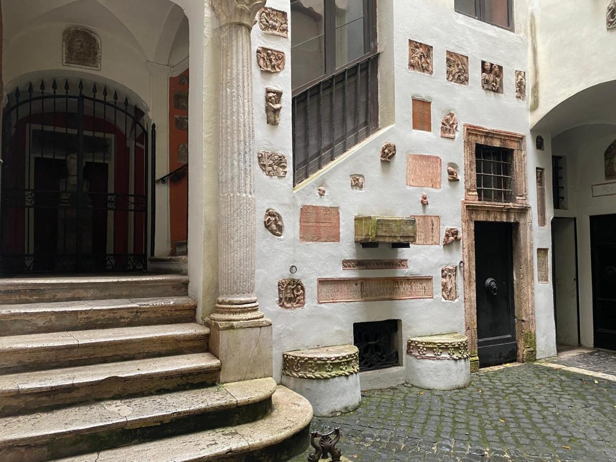 Rome Center, Luxury & History In Via Monserrato Luaran gambar