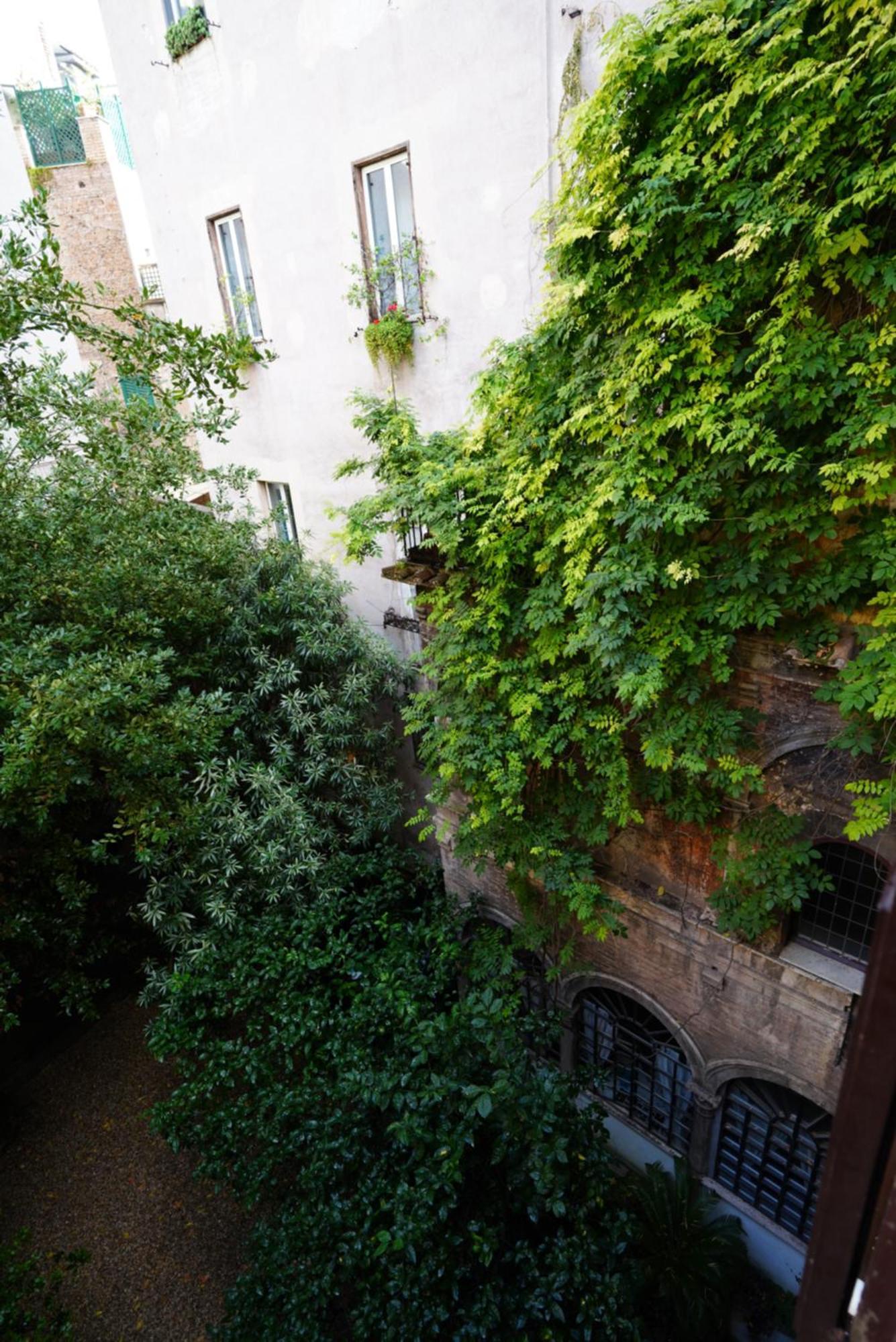 Rome Center, Luxury & History In Via Monserrato Luaran gambar