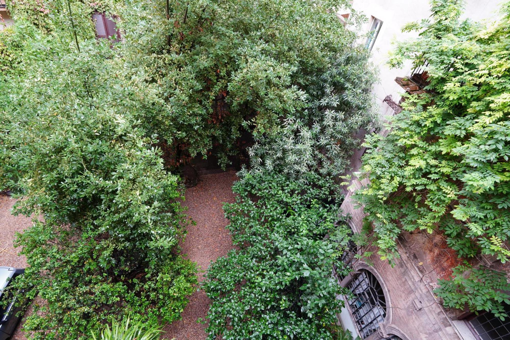 Rome Center, Luxury & History In Via Monserrato Luaran gambar